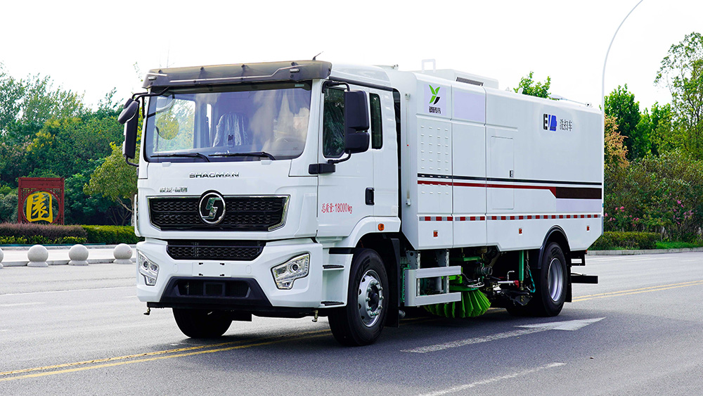 陕汽德创18吨纯电动洗扫车