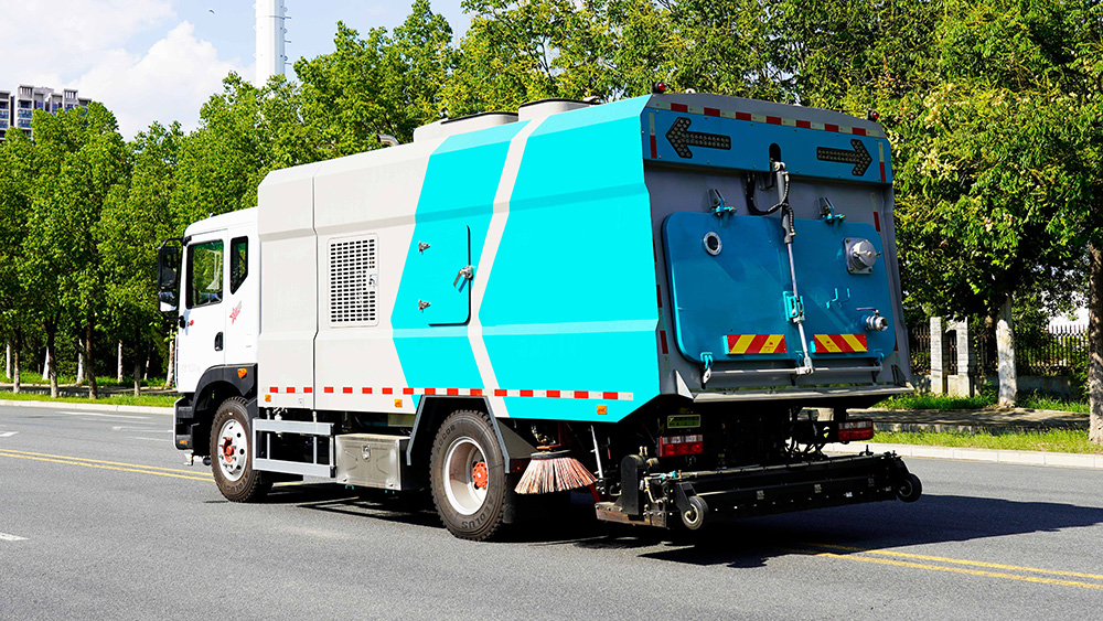 东风多利卡D9四季污染清除车