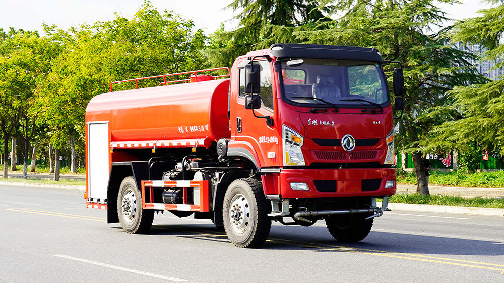 东风四驱森林消防洒水车