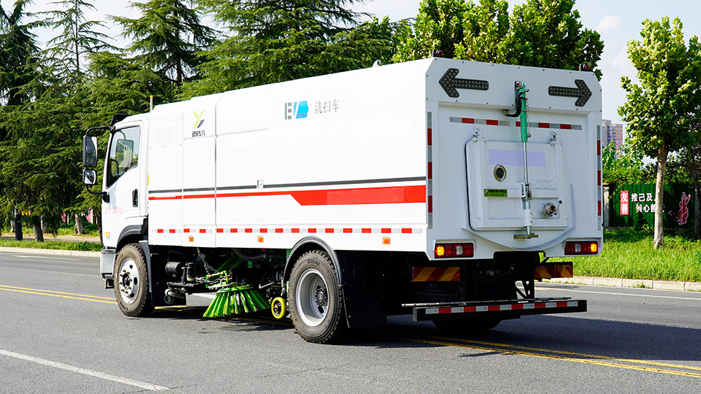 陕汽德创纯电动12吨洗扫车