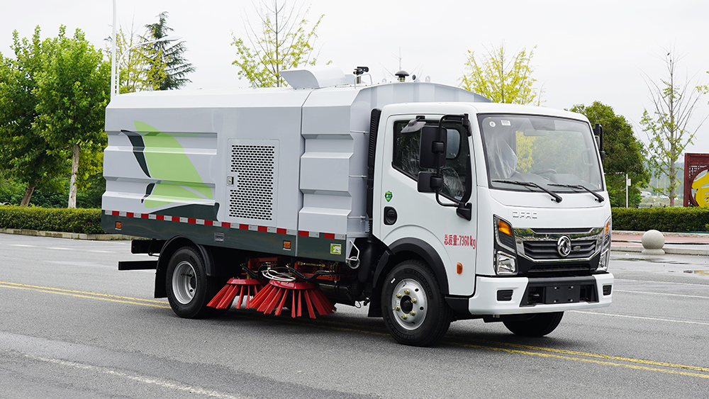 东风多利卡扫路车