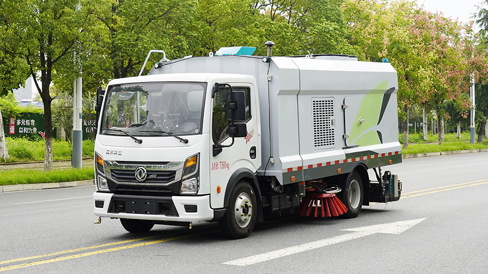 东风小多利卡深度保洁车