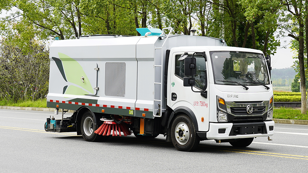 东风小多利卡深度保洁车