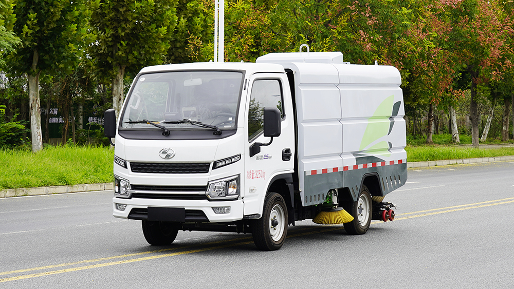 上汽跃进纯电动洗扫车