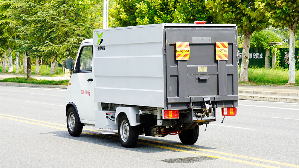 小神童密闭式桶装垃圾车