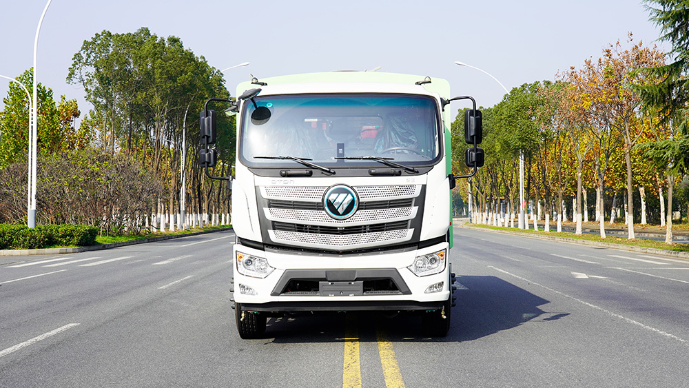 福田智蓝18吨纯电动洗扫车