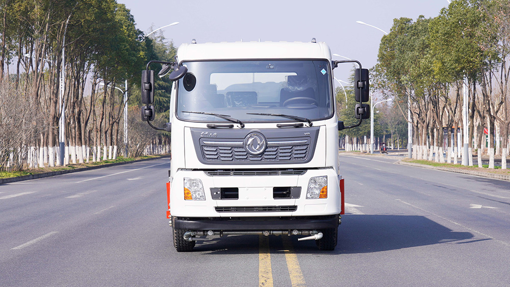东风天锦绿化喷洒车