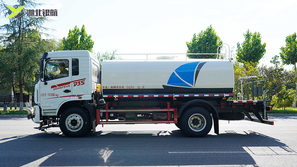 东风D3S洒水车