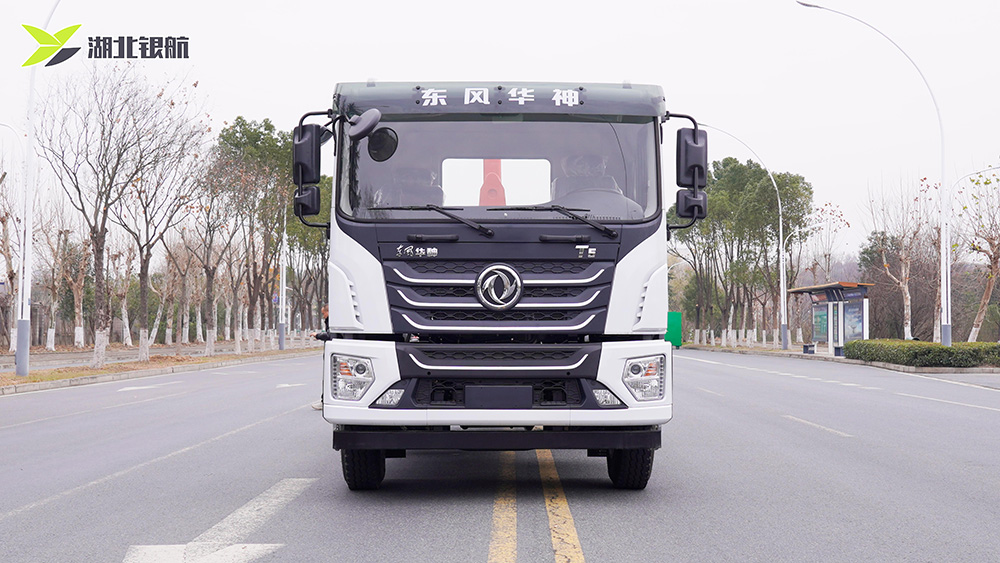 东风华神勾臂垃圾车