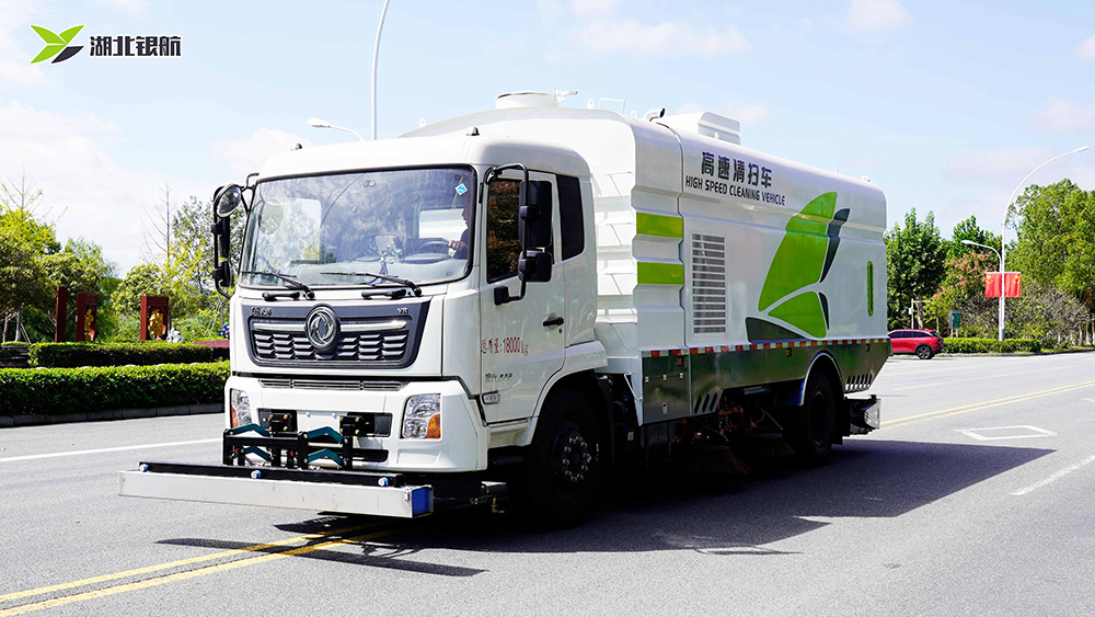 东风天锦高速清扫车