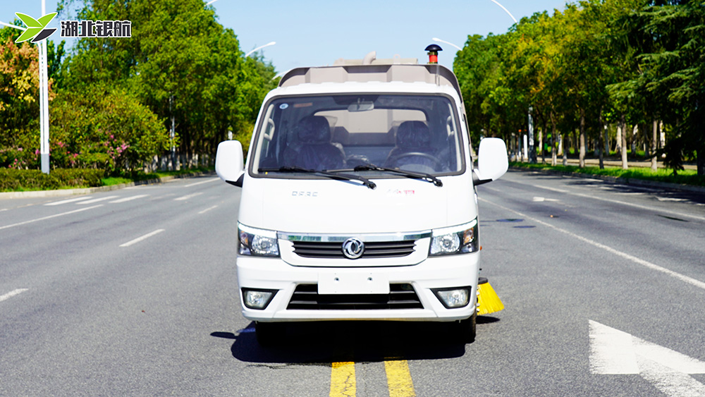 东风途逸扫路车