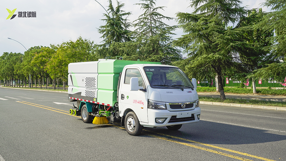 东风途逸洗扫车